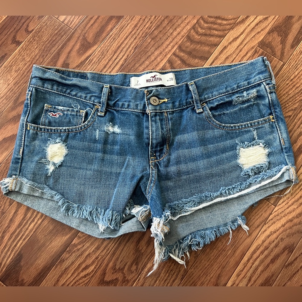 Hollister jean shorts size 7